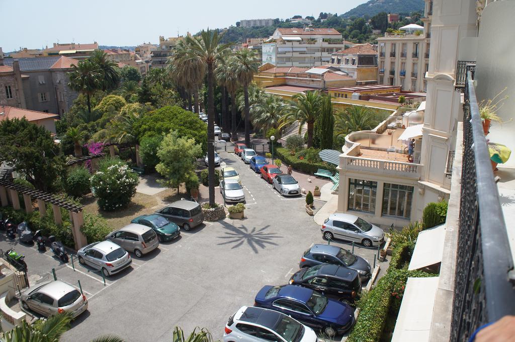 Le Louvre Menton Exterior foto
